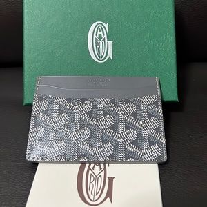 X SOLD OUT X Authentic brand new Goyard card holder in grey with box
